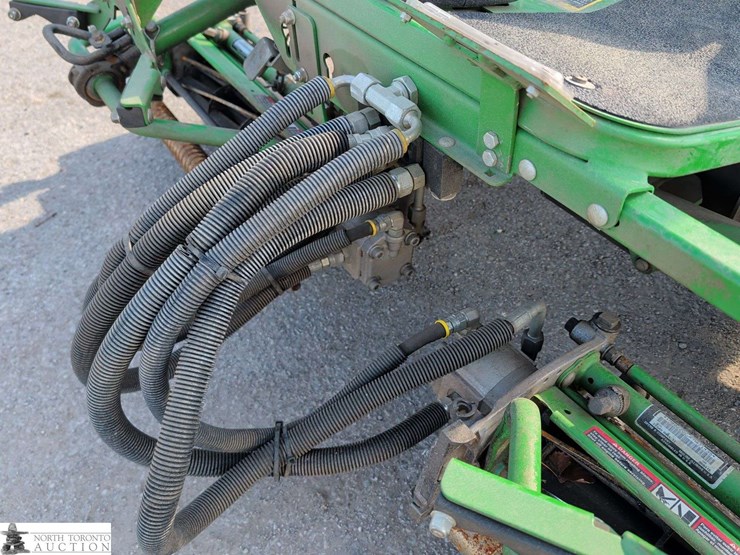 2015-john-deere-2500-image-14