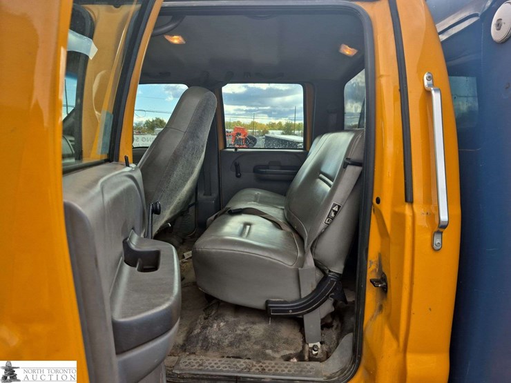 2010-ford-f650-image-14