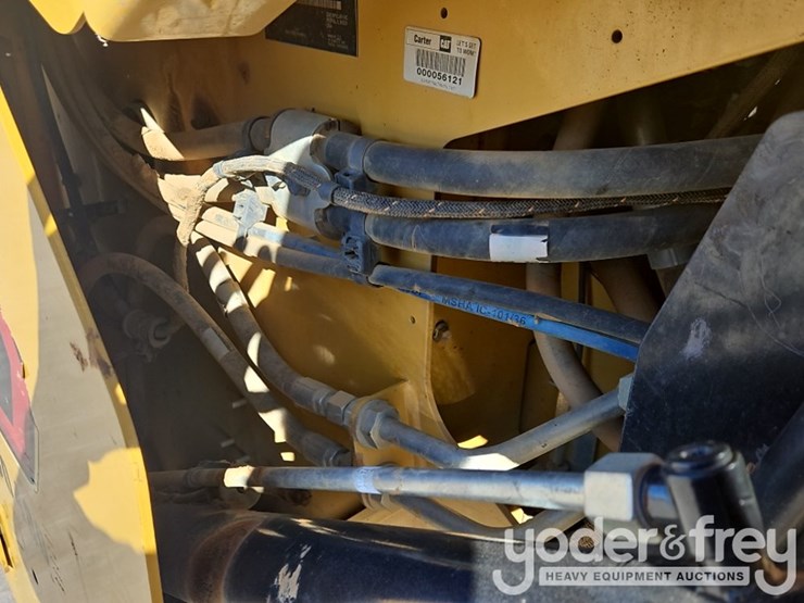 2022-caterpillar-289d3-image-10