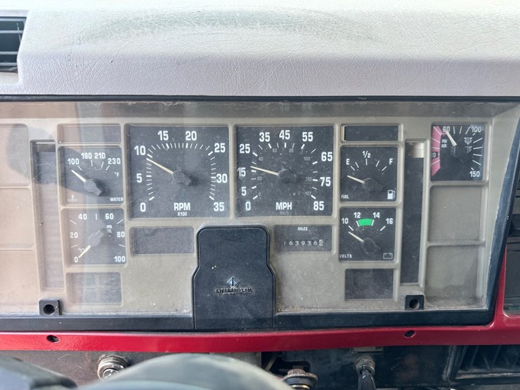 1995-international-4700-image-14