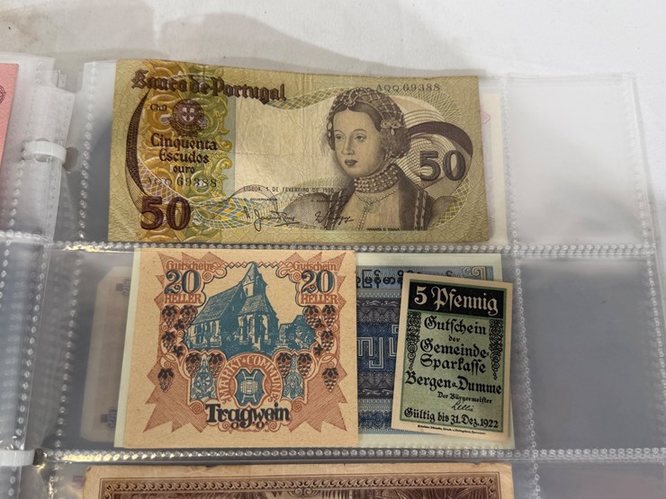 #40307-•-foreign-currency-bank-notes-image-154