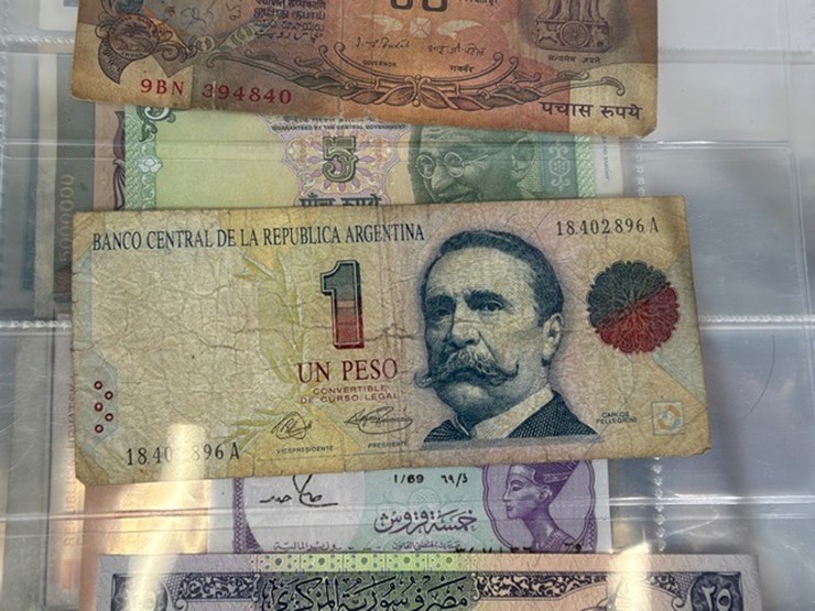 #40309-•-foreign-currency-bank-notes-image-97