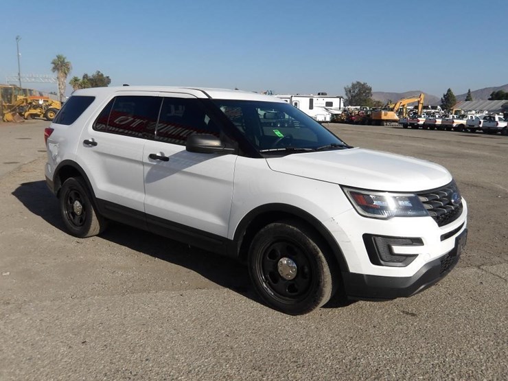 2018-ford-explorer-image-2