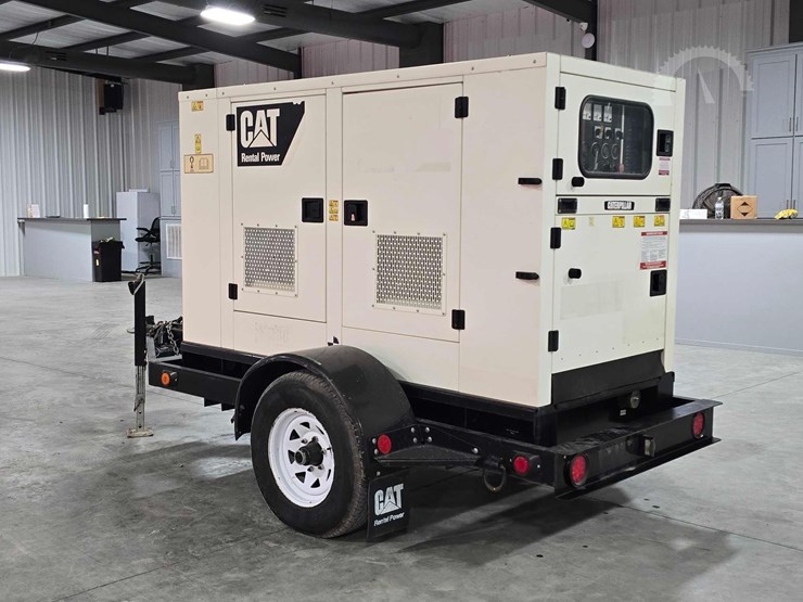 2013-caterpillar-xq30-8-image-4