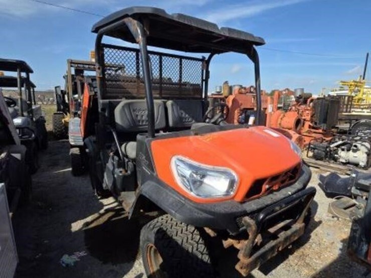 2023-kubota-rtvx900g-image-2