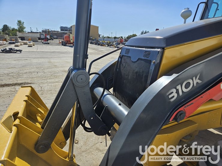 2013-deere-310k-image-15