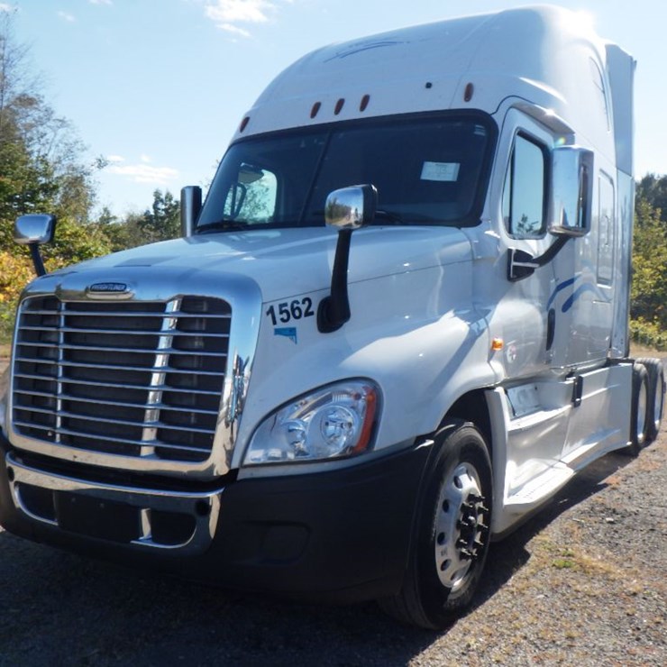 2017 FREIGHTLINER CASCADIA 125