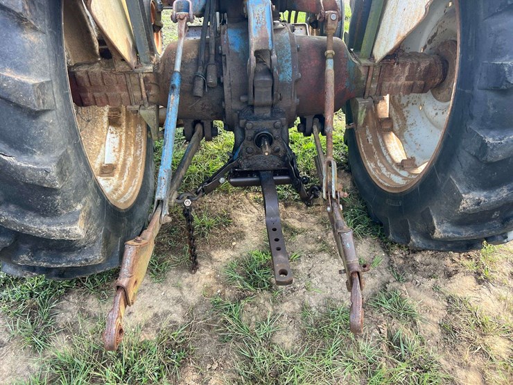 ford-4000-image-22