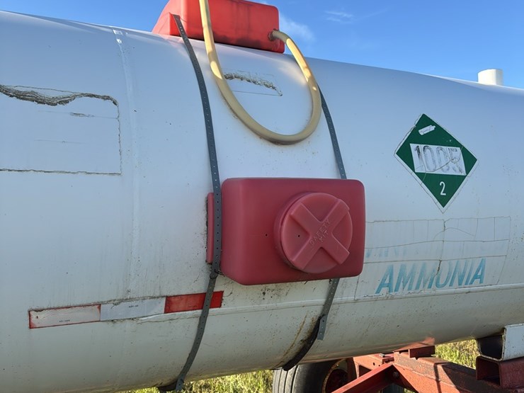 11-2.-1450-gallon-nh3-tank,-14l-16.1-tires-image-8
