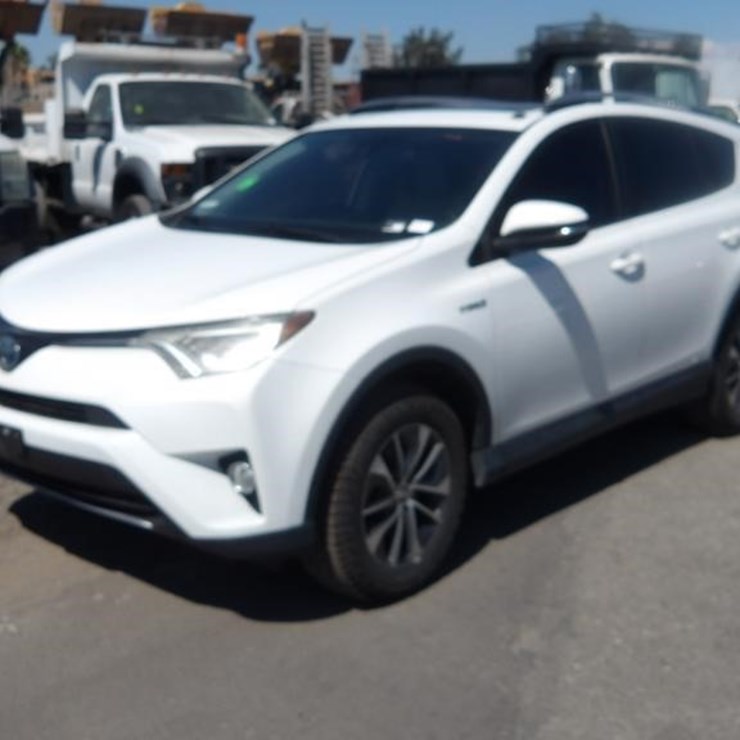 2017 TOYOTA RAV4 XLE