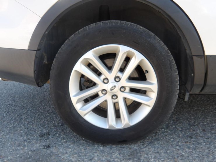 2012-ford-explorer-xlt-image-5
