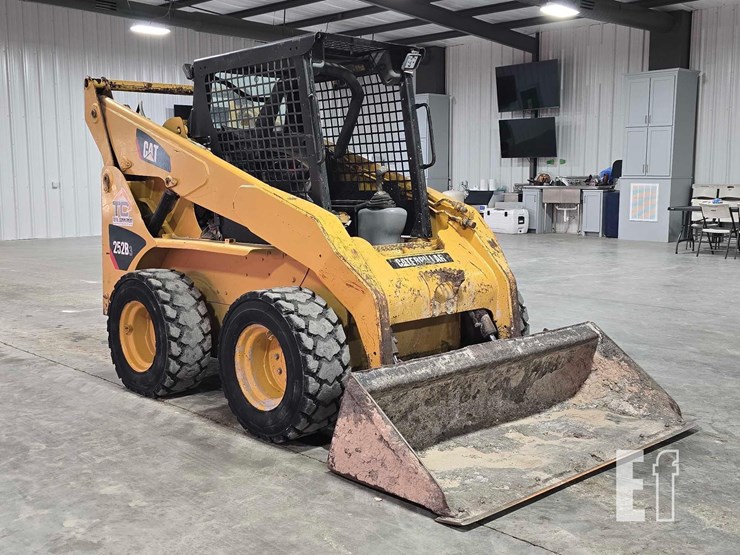 2012-caterpillar-252b3-image-2