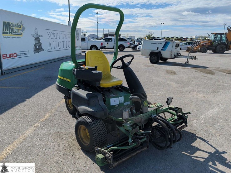 2015-john-deere-2500-image-3