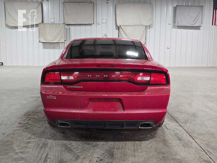 2013-dodge-image-8