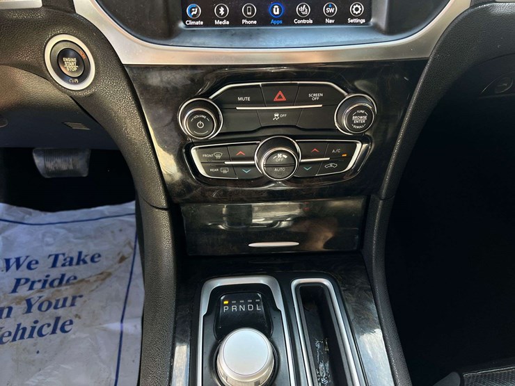 2020-chrysler-300-awd-3.6l-v6-sedan-(166,122-miles)-image-16