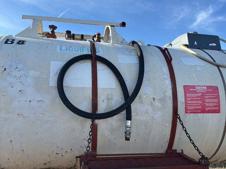 11-11-1450-gallon-nh3-tank,-16.5l--16.1-tires-image-6