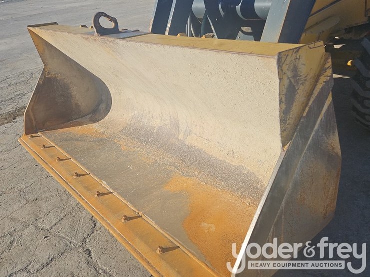 2018-deere-410l-image-14