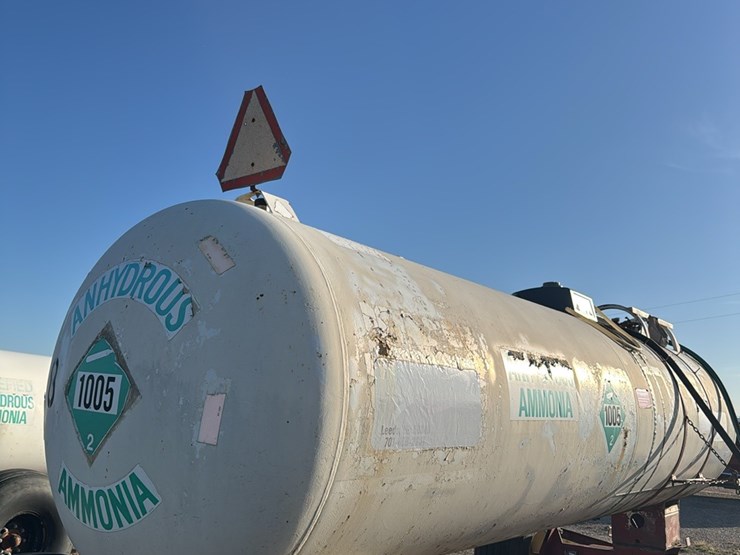 11-11-1450-gallon-nh3-tank,-16.5l--16.1-tires-image-11