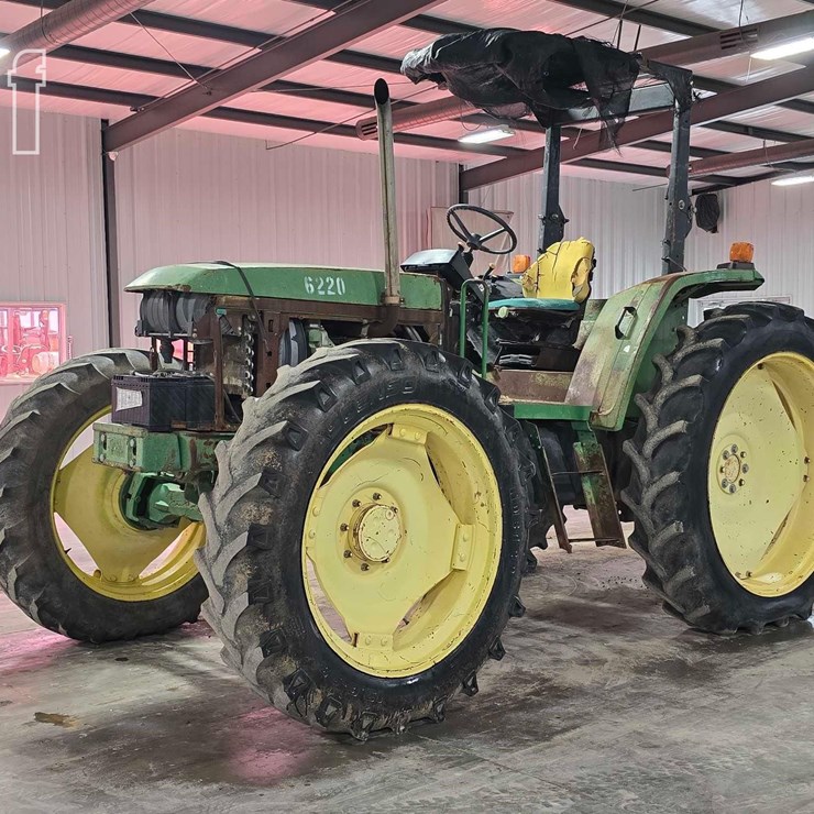 JOHN DEERE 6220