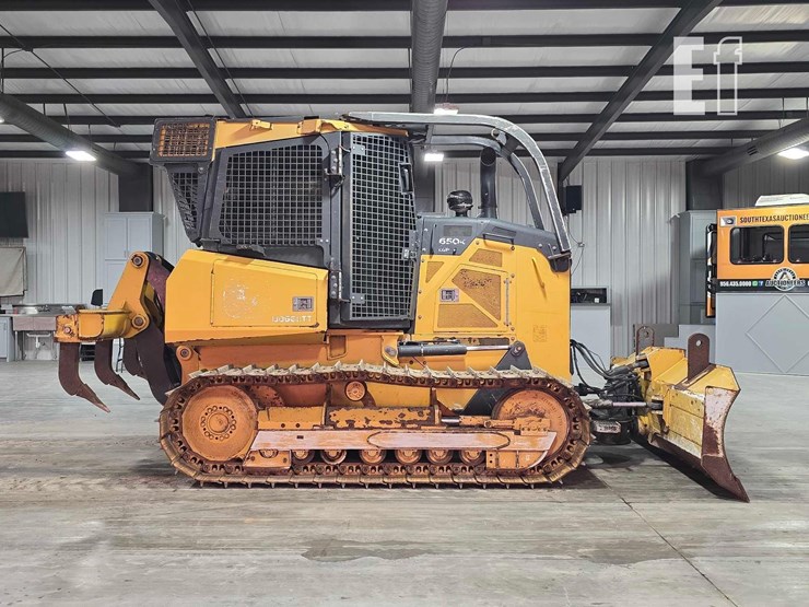 2022-deere-650k-lgp-image-6