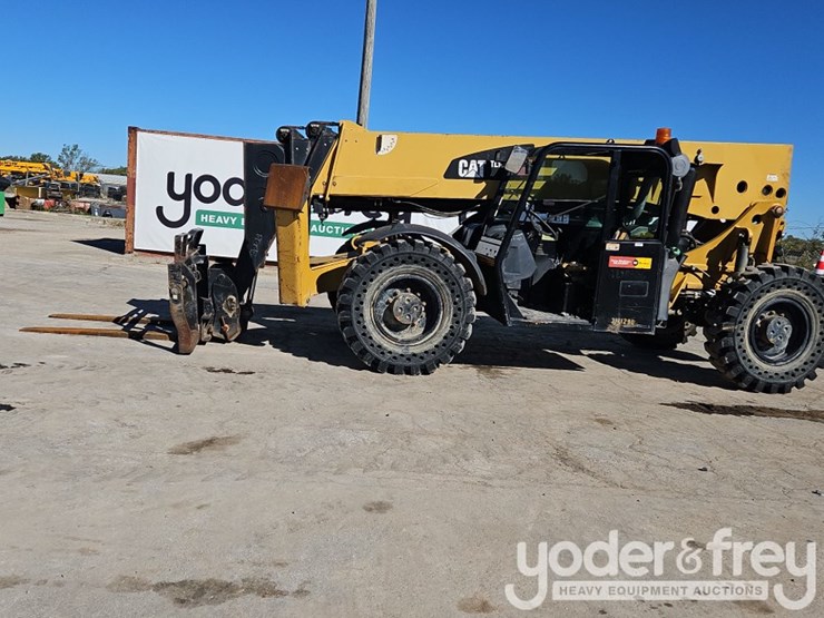 2014-caterpillar-tl1055c-image-3