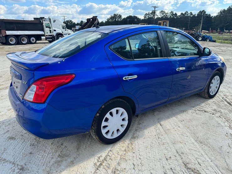 2013-nissan-versa-sv-4dr-sedan---140,734-miles-image-3