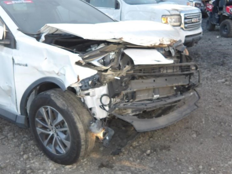 2018-toyota-rav4-xle-image-7