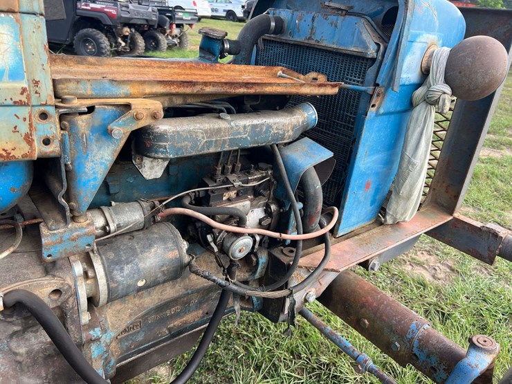 ford-4000-image-32