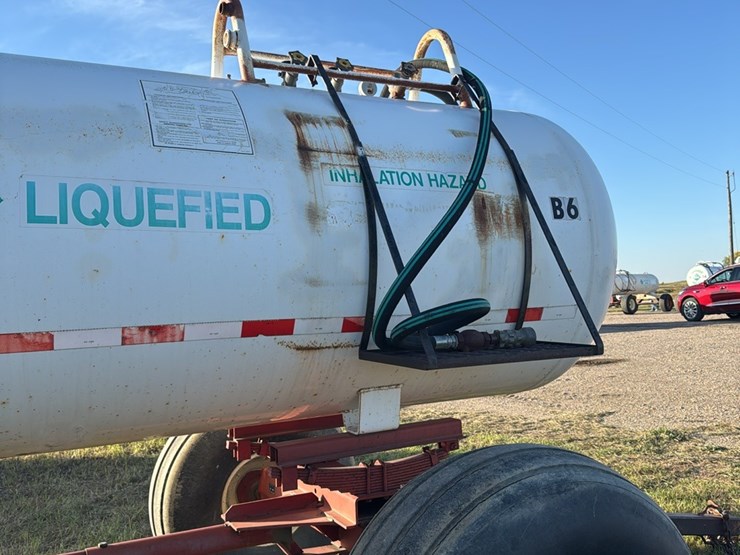 11-20-1450-gallon-nh3-tank,-16.5l---16.1-tires-image-14