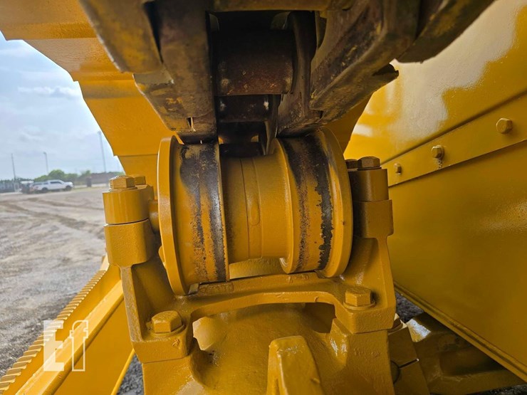 2007-caterpillar-d8t-image-30