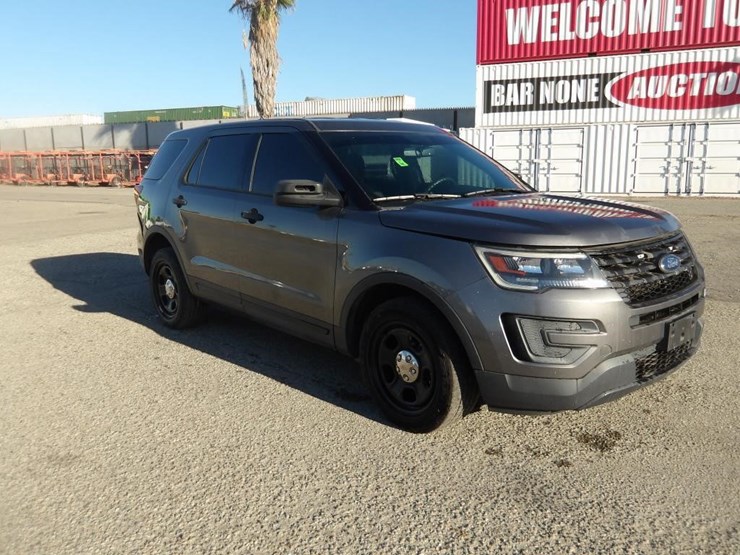 2018-ford-explorer-image-2