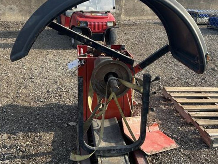 #58-•-accu---turn-8902-tire-balancer-image-2