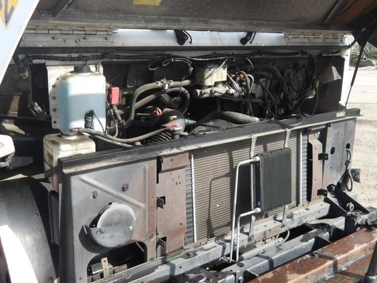 2002-workhorse-p42-image-11