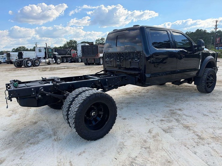 2023-ford-f450-image-3