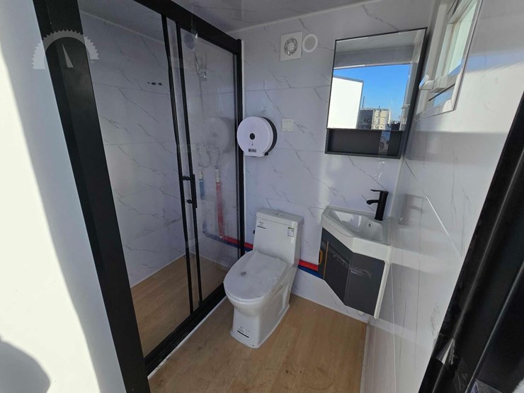 mobile-toilet-with-shower-image-9