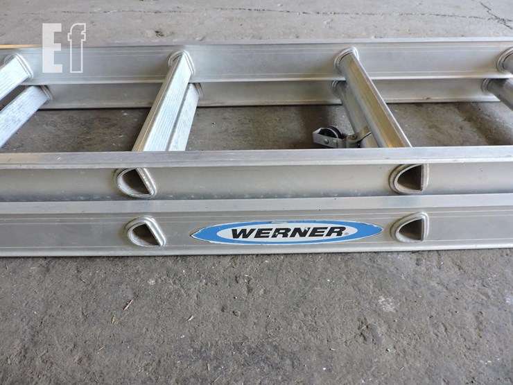 werner,-20’-aluminum-extension-ladder-image-2