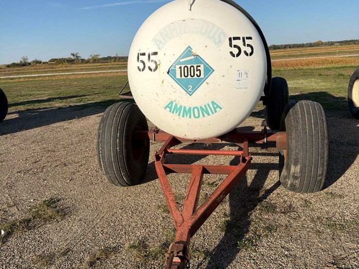 11-9-1450-gallon-nh3-tank-16.5l---16.1-sl-tires-image-2