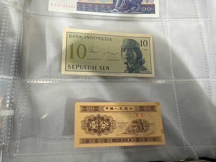 #40311-•-foreign-currency-bank-notes-image-173