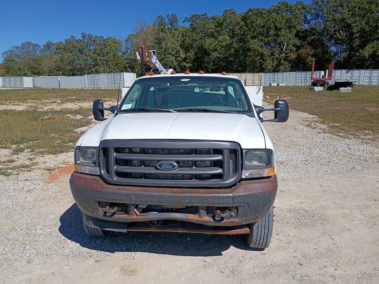 2003-ford-f550-image-14
