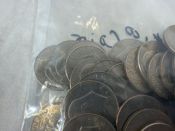#40135-•-(50)-1970s-dollar-coins-image-17