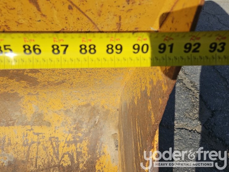 2018-deere-410l-image-41