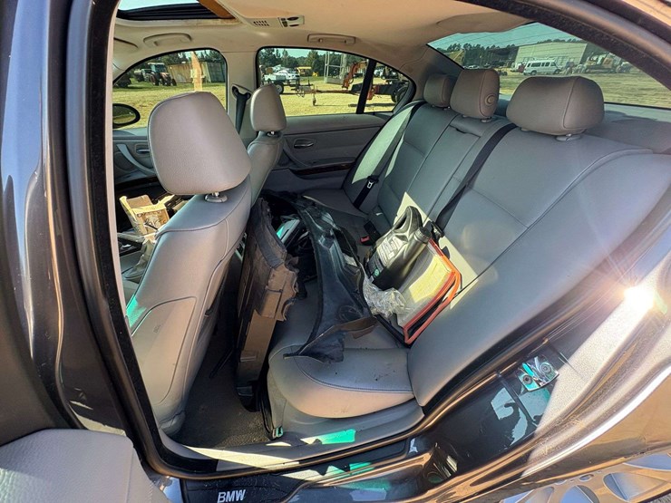 2007-bmw-335i-4-door-sedan-image-14