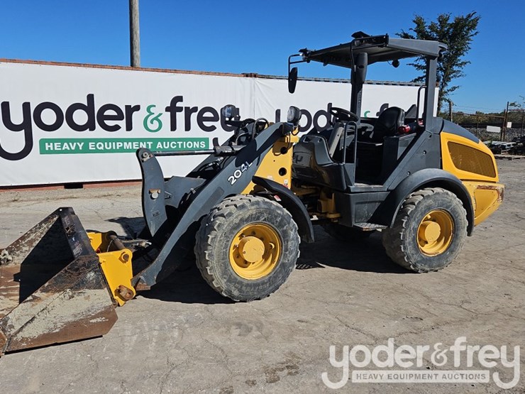 2019-deere-204l-image-1