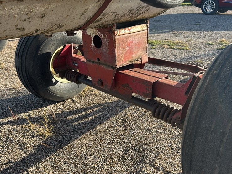 11-11-1450-gallon-nh3-tank,-16.5l--16.1-tires-image-13