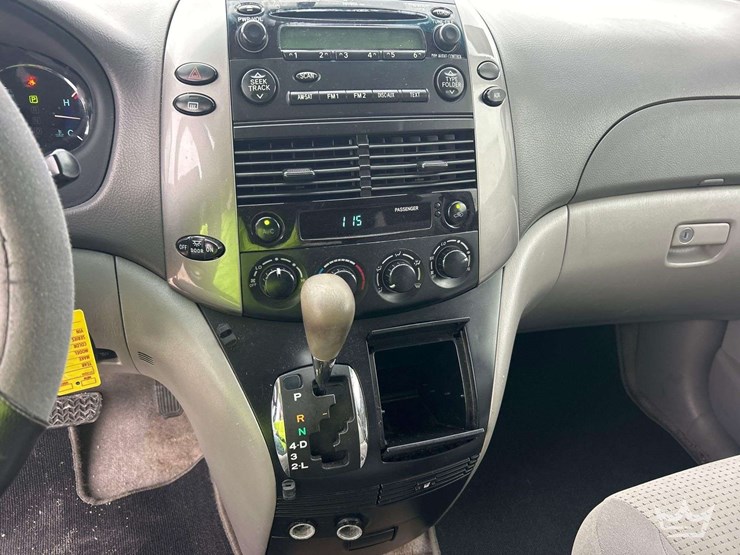 2007-toyota-sienna-image-18