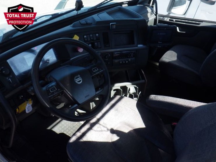 2020-volvo-vnr300-image-15