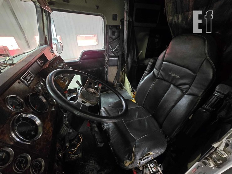 2000-kenworth-w900-image-9