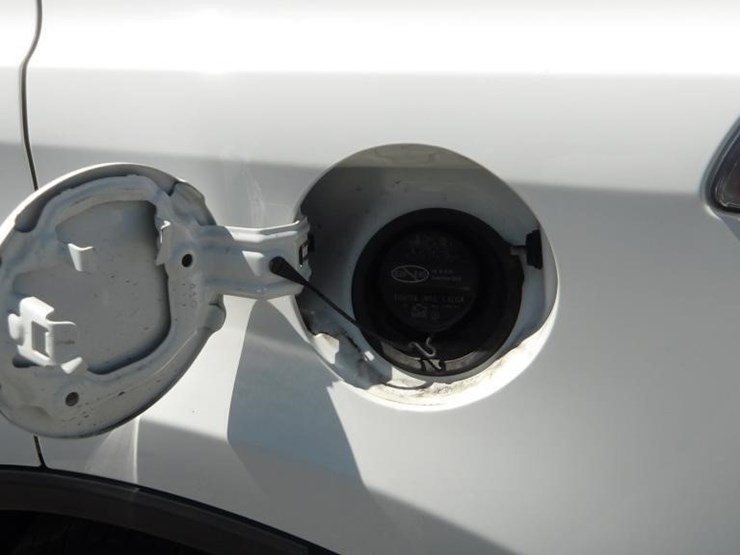 2017-toyota-rav4-xle-image-6