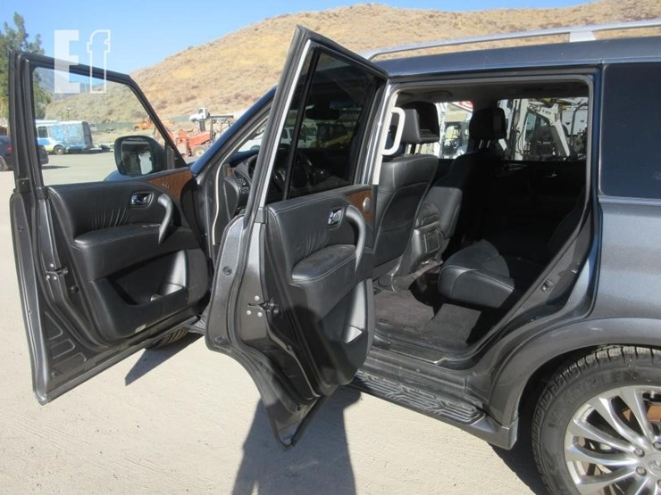 2015-infiniti-qx80-image-12