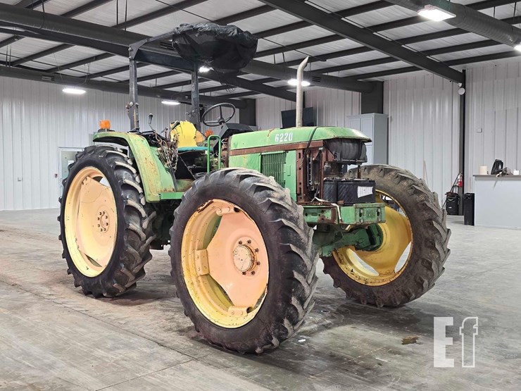 john-deere-6220-image-2